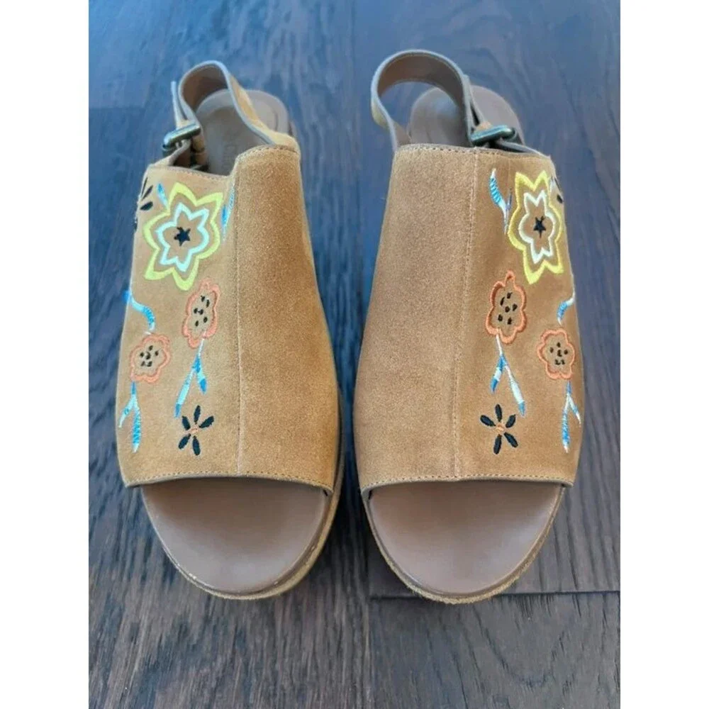 See by Chloe Embroidered Floral Platform Sandals Tan Size 39 GUC